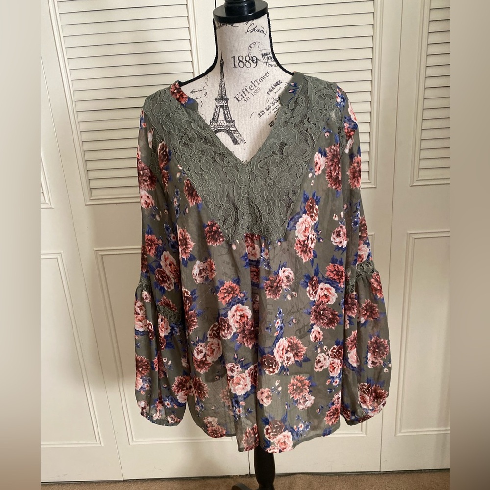 Torrid olive green floral chiffon lace neck sheer blouse size 4